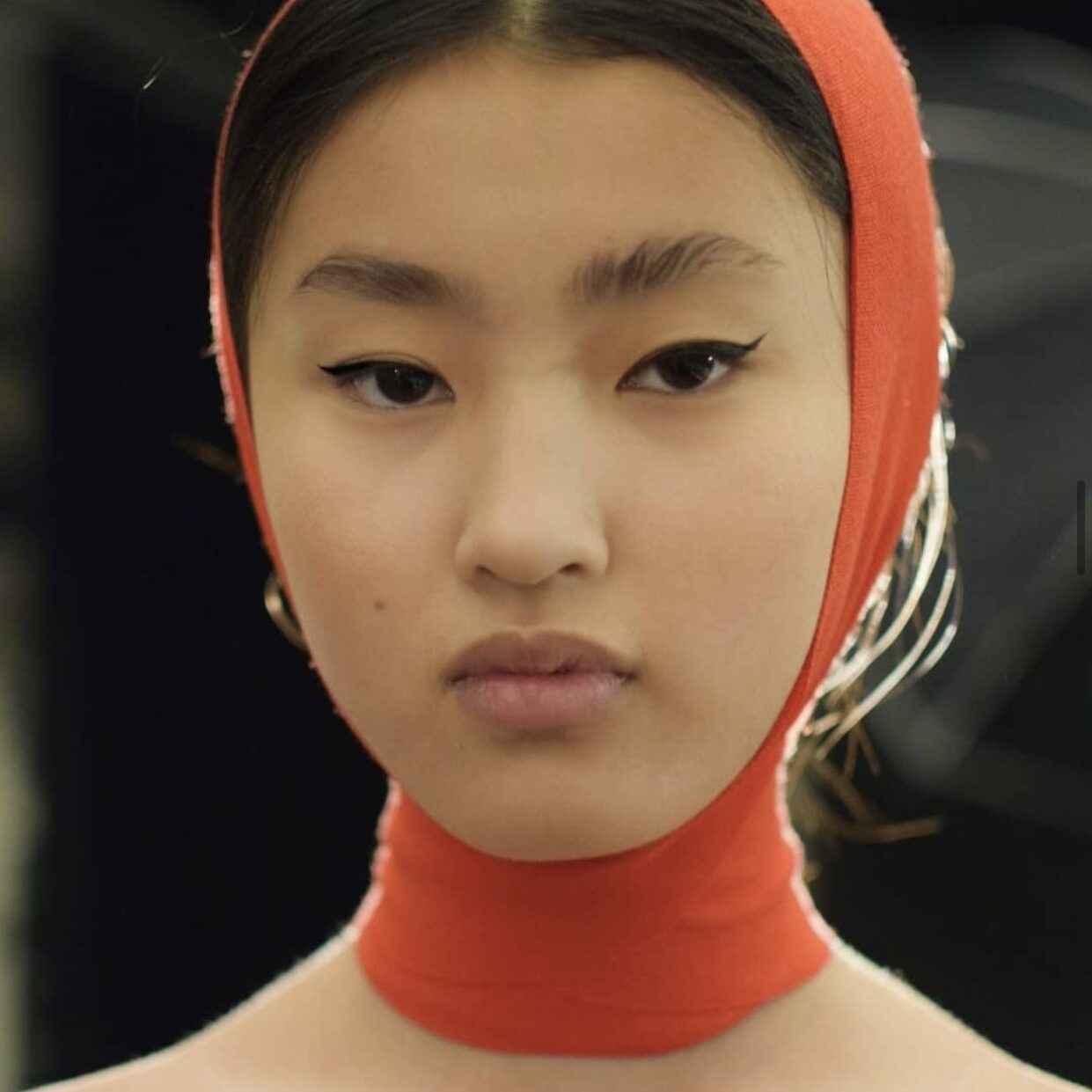 Model mit asiatischen Wurzeln mit Make up von Make Up Artist Patrycja Zielinska