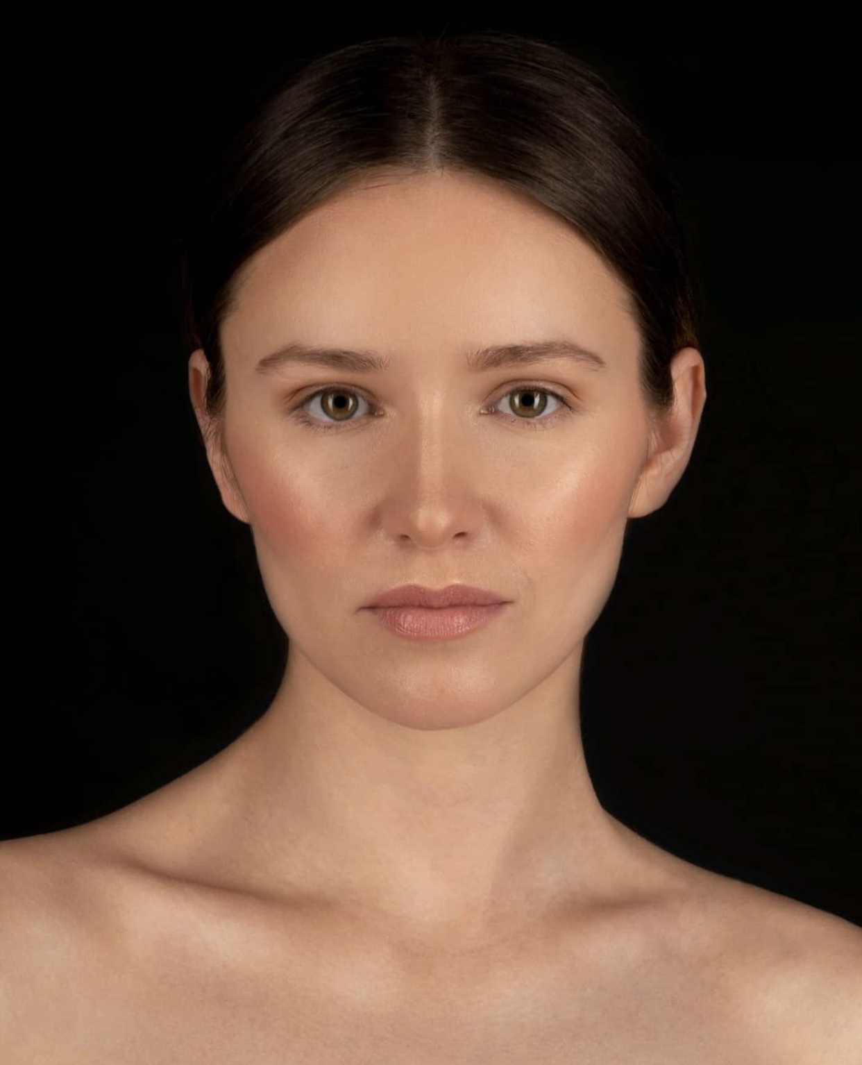 Model mit braunen Augen und Make up von Patrycja Zielinska