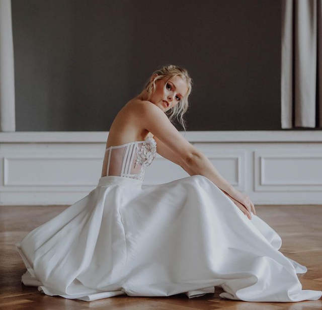 Braut mit weißem Kleid in Villa - Make up von Patrycja Zielinska